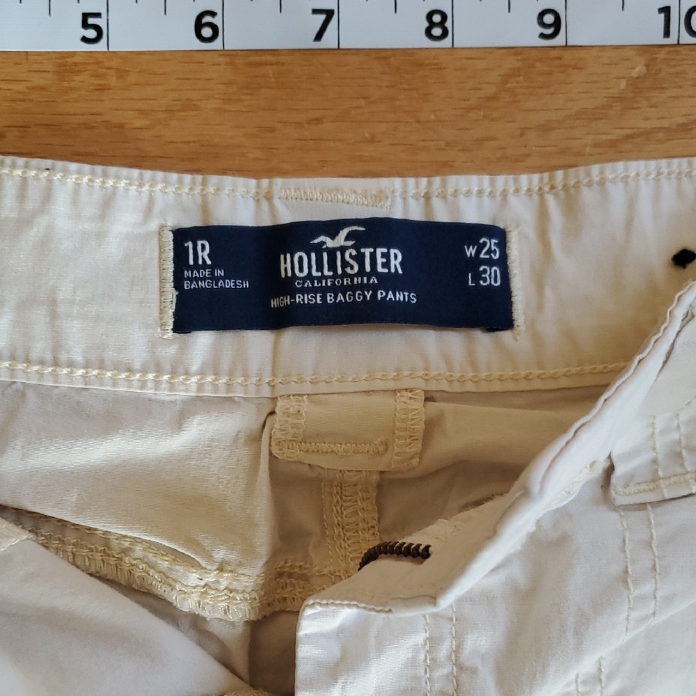Hollister Cream High-Rise Baggy Pants - Picture 3 of 7